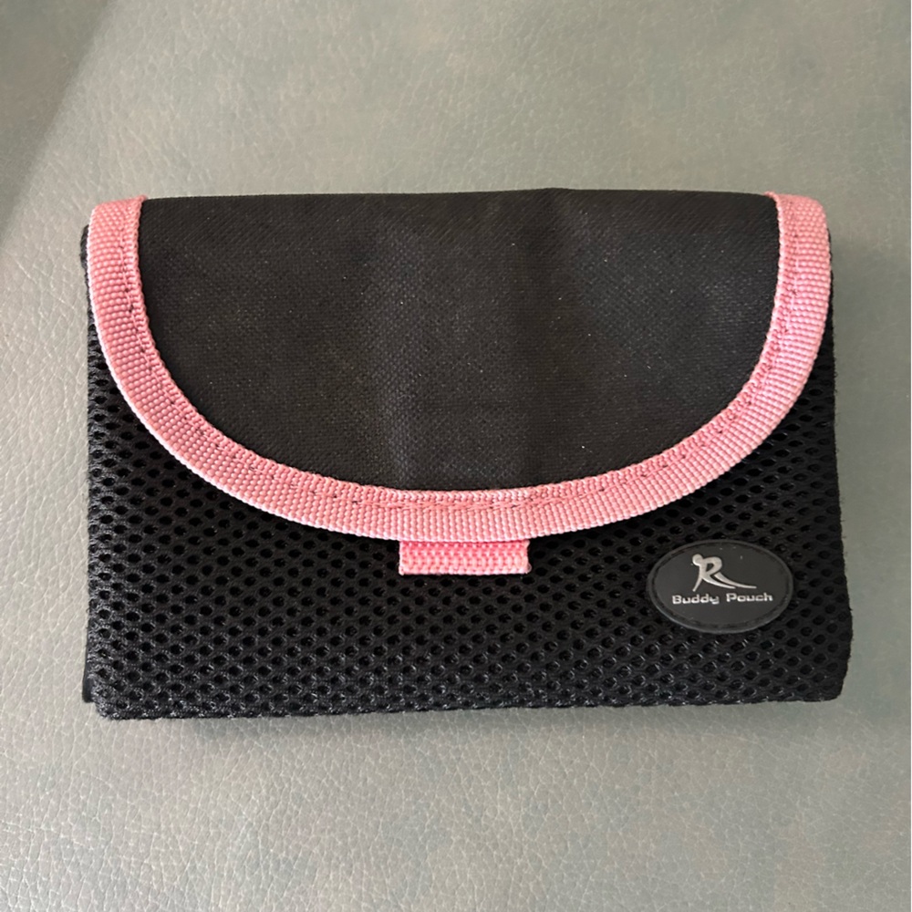 Black and Pink Mesh Wallet attaches with magnet so you can wear in your waist